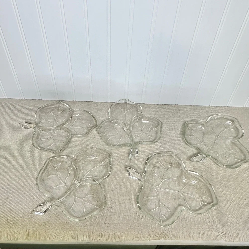 Vintage Leaf Glass Bowls‎ Set of 5 Clear Clover Shape Excellent Condition 8 Inch